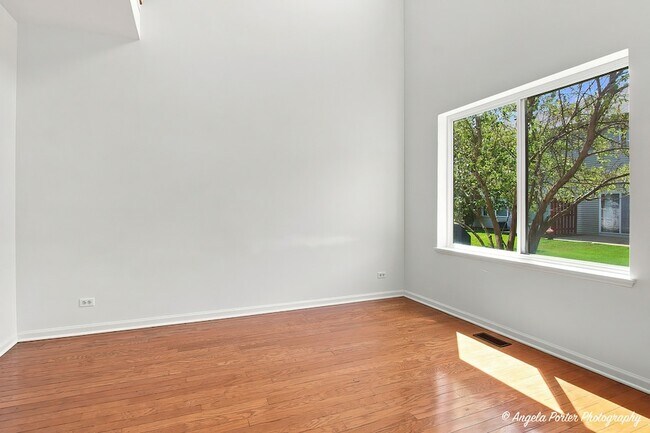 Building Photo - 376 N Patriot Dr
