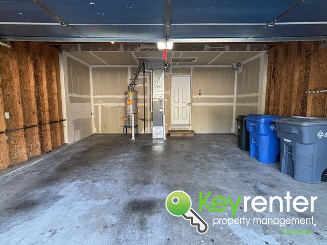 Building Photo - $200 Off First Month’s Rent - Beautiful Ho...