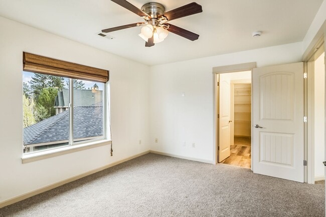 Building Photo - Cozy 3 Bed Home: New Carpet, Fully Fenced Yard & Near Old Mill