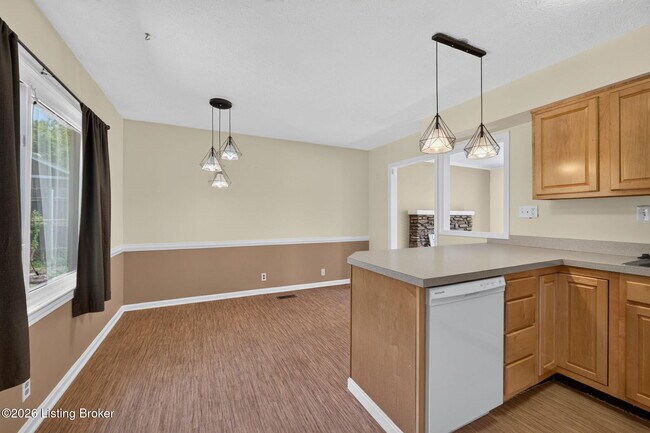 Building Photo - 6705 Robin Rd