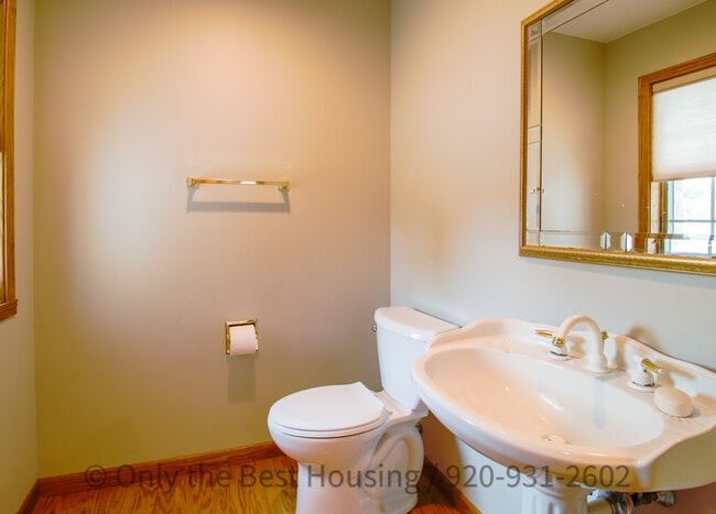 Building Photo - N9429 Rosebud Ln