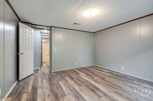 Building Photo - 217 Skinner Bay Dr