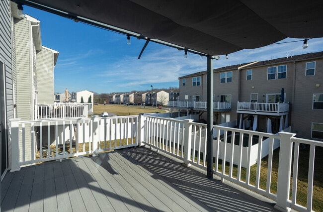 Building Photo - Exceptional 3-bedroom, 2.5-bathroom townhouse in the sought after community of The Villages at Cr...