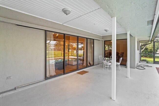 Building Photo - 13471 Barberry Dr