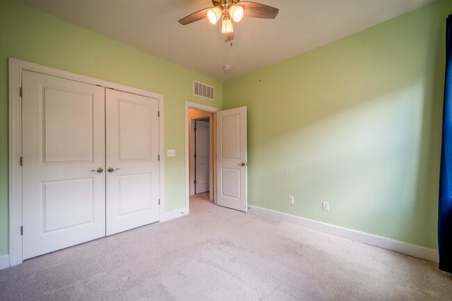 Building Photo - Modern Kincora Townhome-Style Condo | 3 Bedrooms | EV Charging | Backing to 165 Acres of Conserva...