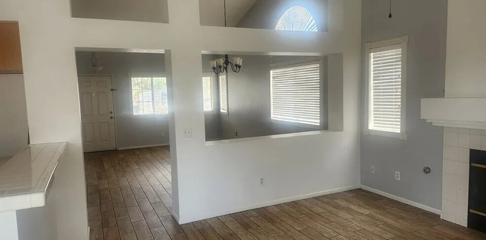 Building Photo - 15430 Amber Pointe Dr