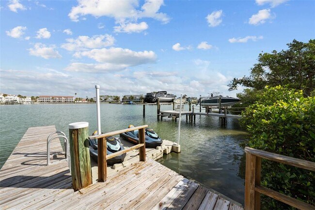 Building Photo - 12116 Lagoon Ln