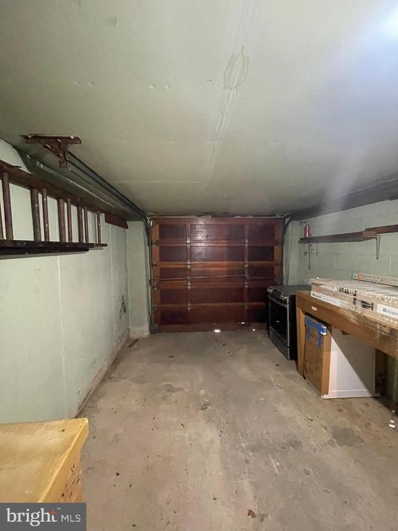 Building Photo - 1230 Napfle Ave