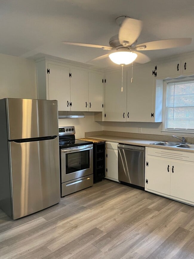 Building Photo - Cute and Newly Renovated Brick One Level Home in Auburn