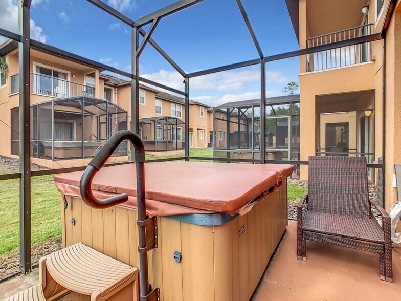 Building Photo - 2730 Coupe St