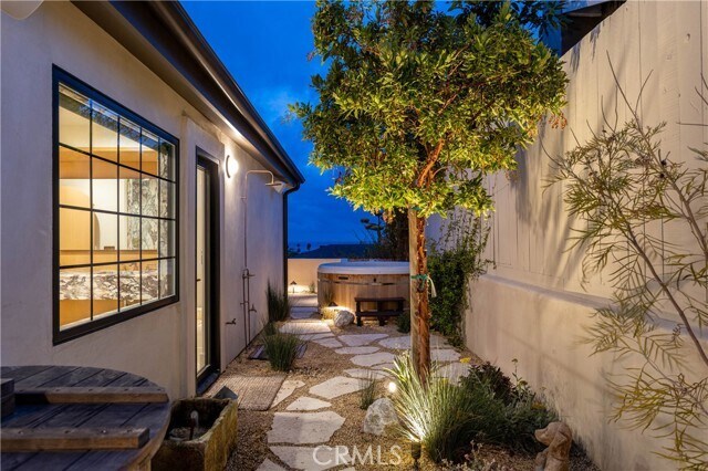 Building Photo - 2703 Via Montecito