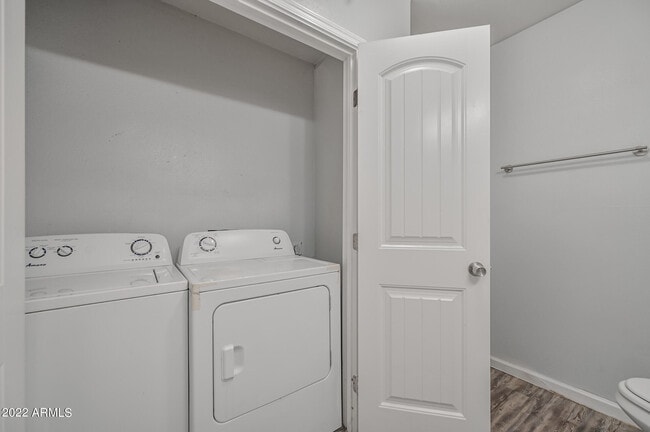 Building Photo - 1744 W Glendale Ave