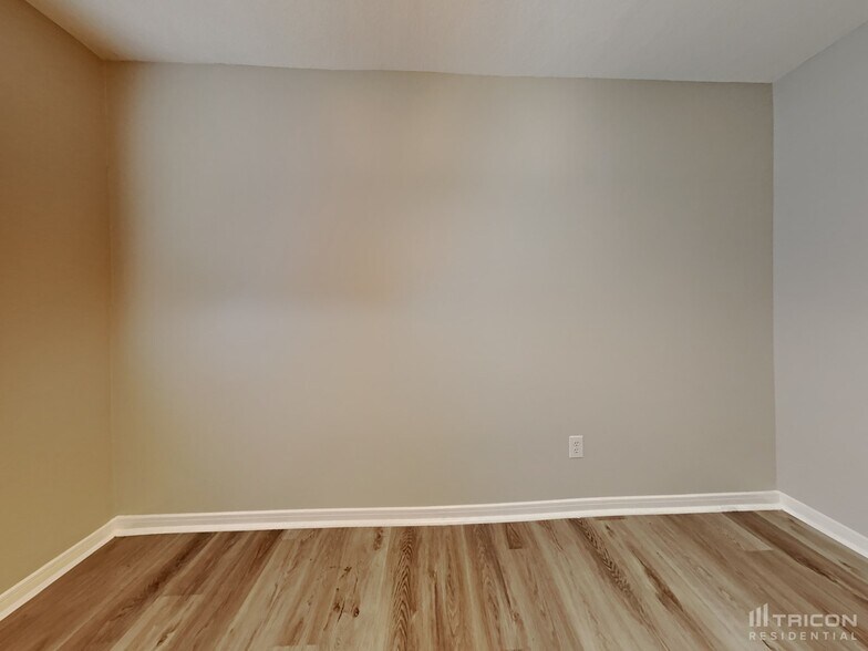 Building Photo - 18515 Knob Hill Lake Ln