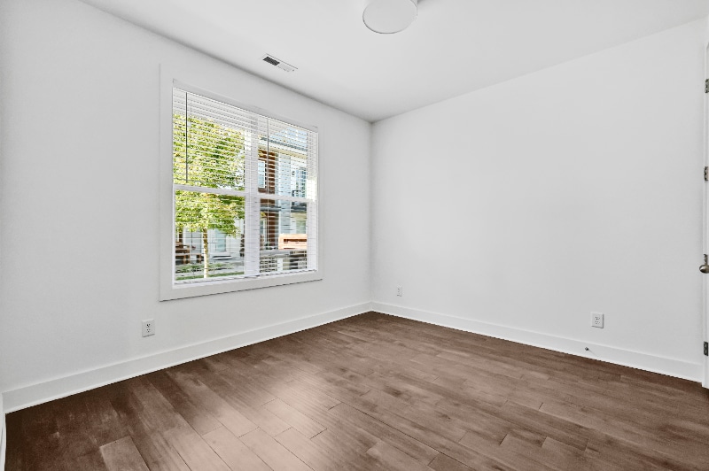 Building Photo - 700 James Ave