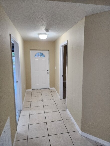 Building Photo - 2225 86th Ct