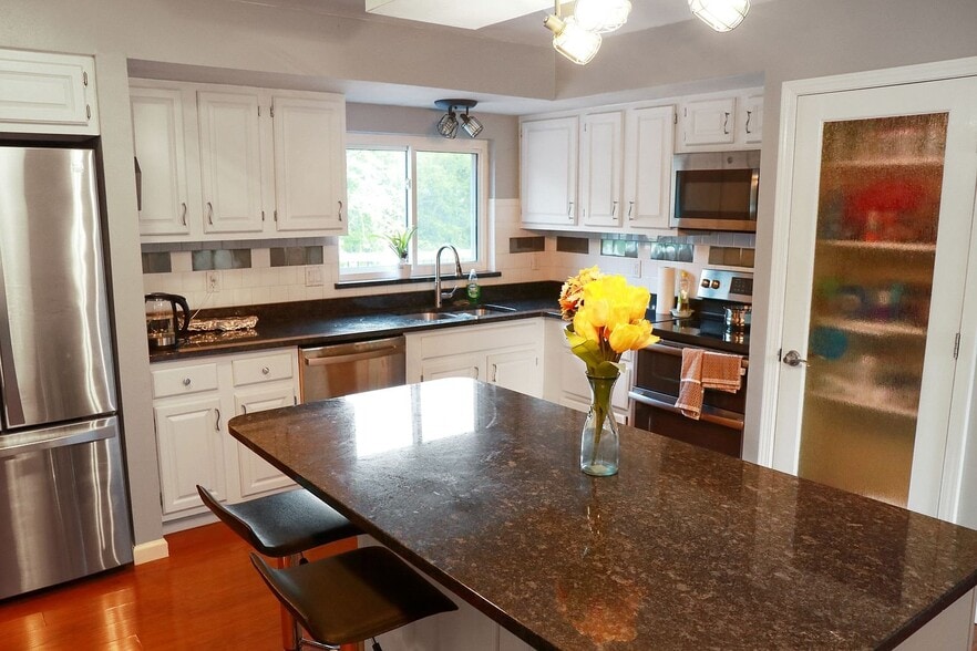 Building Photo - 15472 Duxbury Way