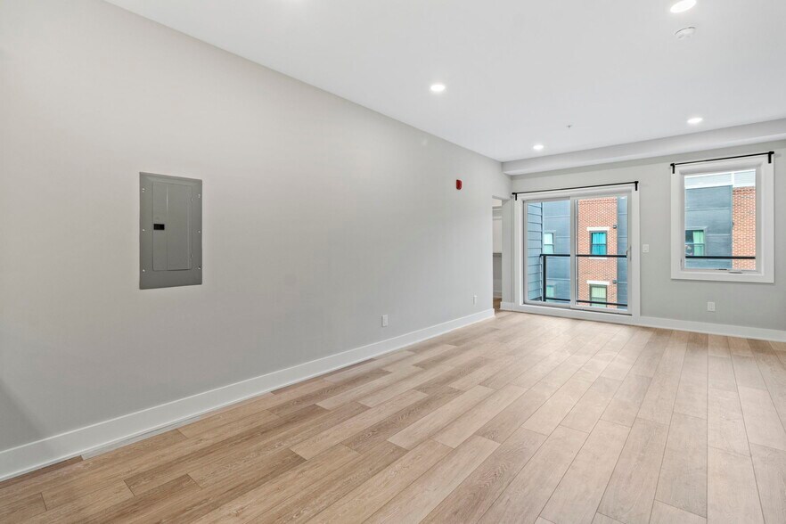 Building Photo - 2625 W Jefferson St