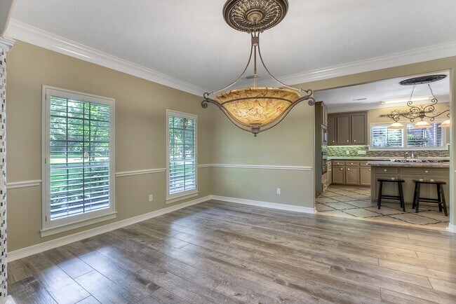 Building Photo - 10819 Lake Windcrest Blvd