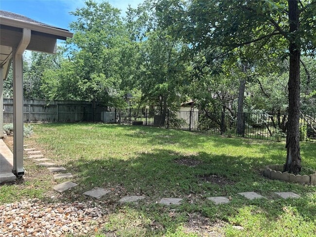 Building Photo - 6605 Danwood Dr