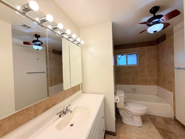 Building Photo - 3224 Erie Ave