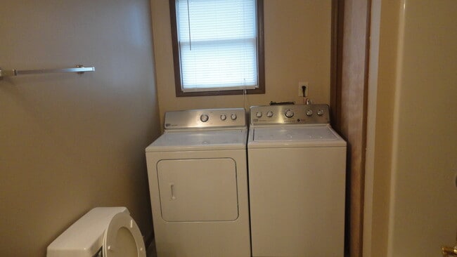 Building Photo - 1223 Richwood Ave