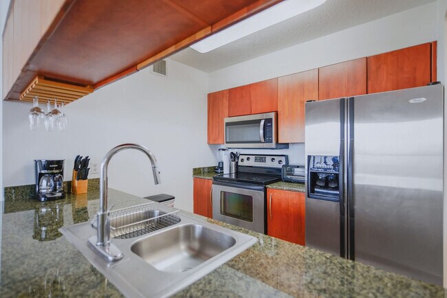 Building Photo - 1 SE 12th St