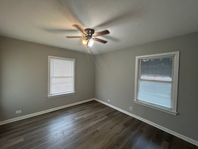 Building Photo - Remodeled unit with a Casita