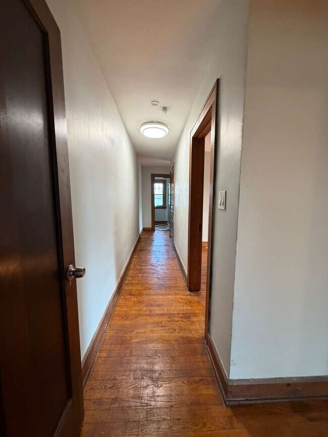 Building Photo - 72 Harriman Ave