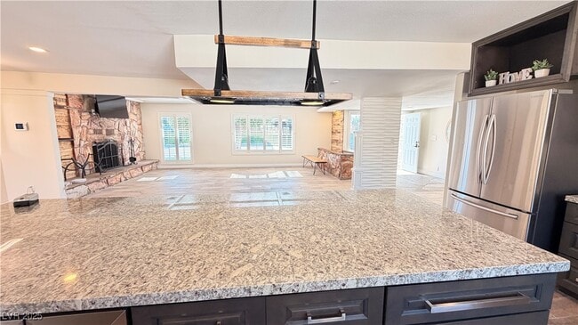 Building Photo - 1819 S Beverly Way