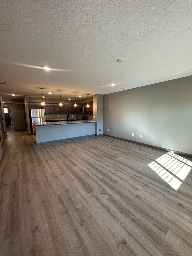 Building Photo - Starr St Townhomes