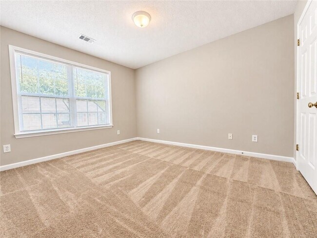 Building Photo - 4115 Howell Park Rd