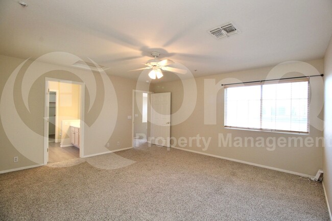 Building Photo - 7650 E Williams Dr