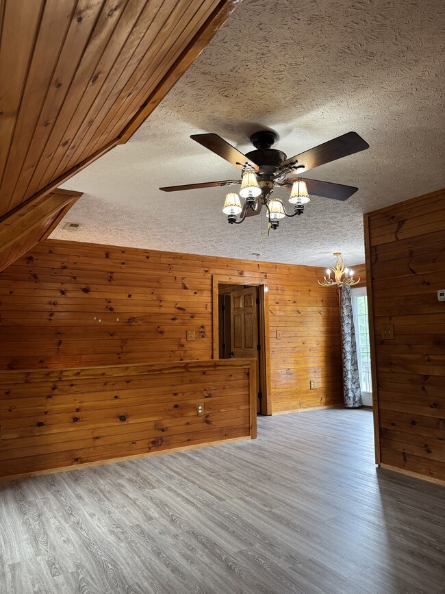 Building Photo - 14233 Harmony Rd