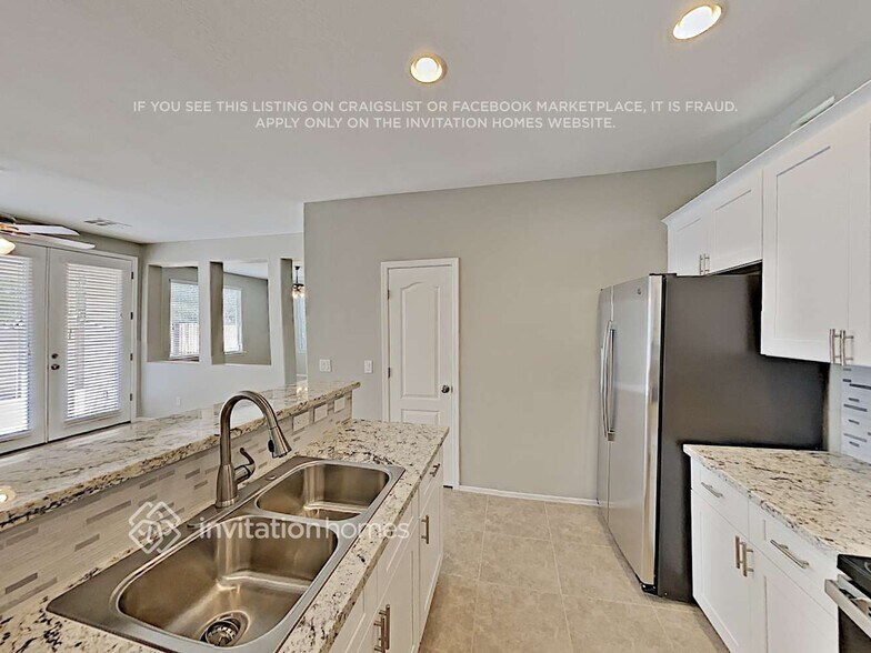 Building Photo - 3942 E Yeager Dr