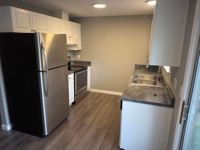 Building Photo - hune01