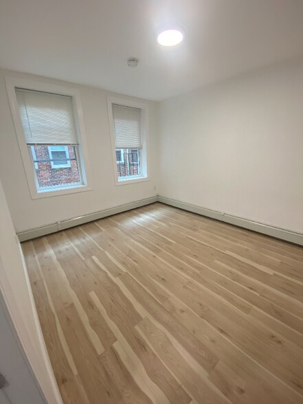 Building Photo - 117 Orleans St