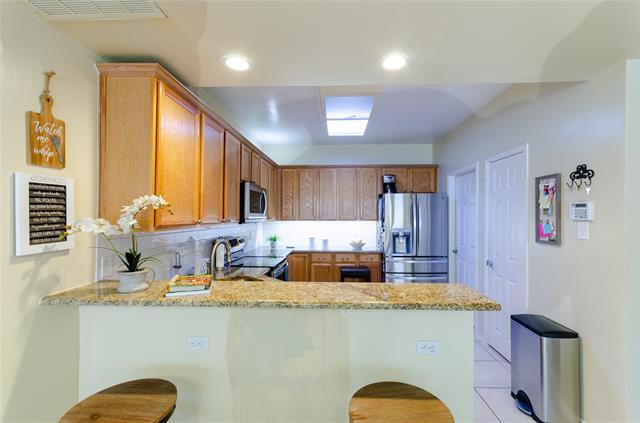 Building Photo - 4104 Hedgerow Dr