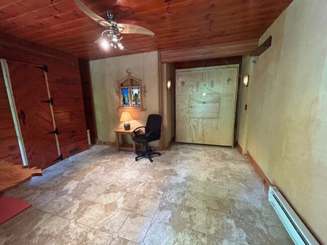 Building Photo - East AVL - Beautiful Zen Garden Apt with Sauna!