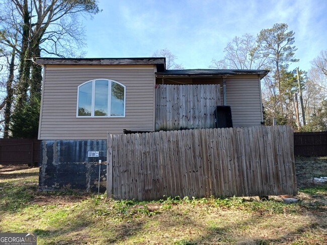 Building Photo - 605 Bolton Rd NW