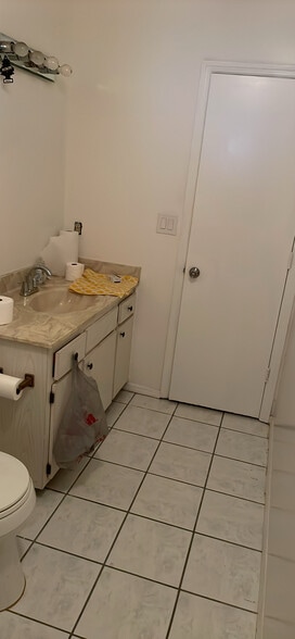 Building Photo - 5190 Fay Blvd