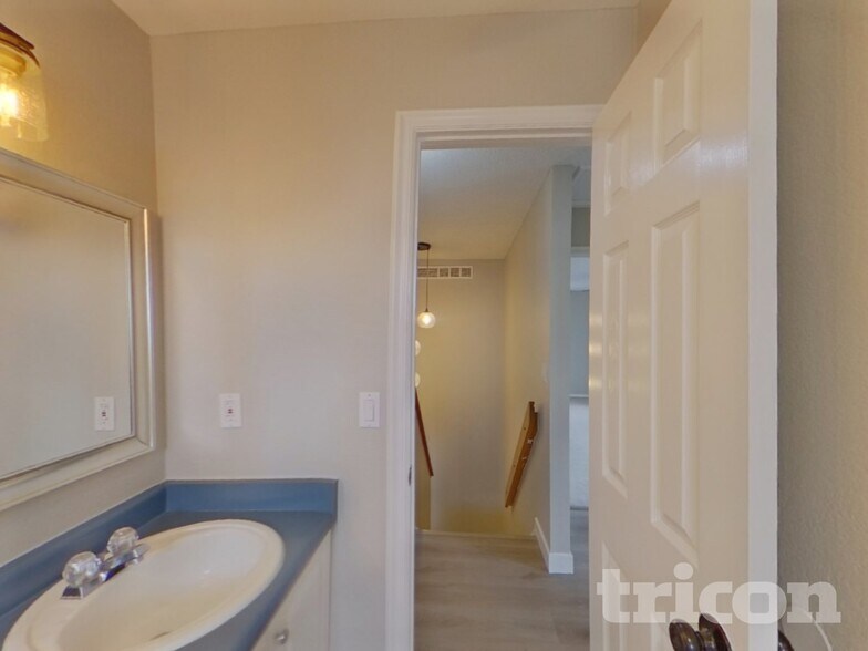 Building Photo - 12155 Monaco Dr