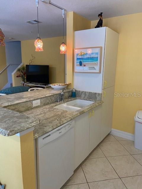 Building Photo - 850 S Tamiami Trl