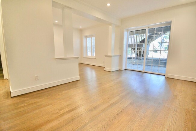 Building Photo - Stunning 3 BR | 2 BA in Noe Valley - Must ...