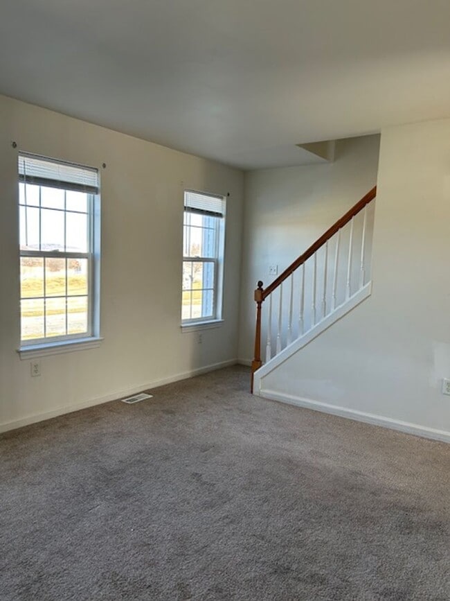 Building Photo - 3 Bedroom 1.5 Bath in Central School District