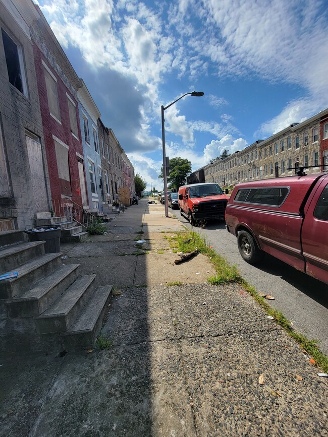 Building Photo - 2509 McHenry St