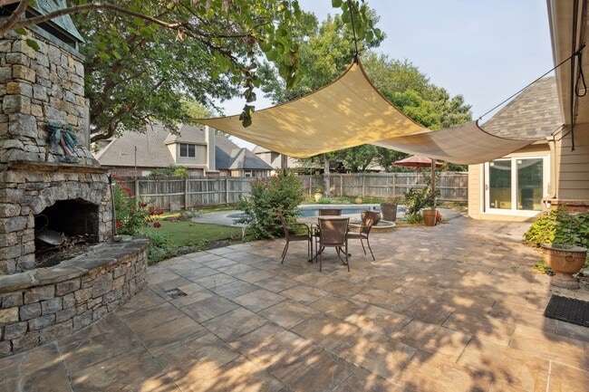 Building Photo - Resort-Style Living in Bixby!