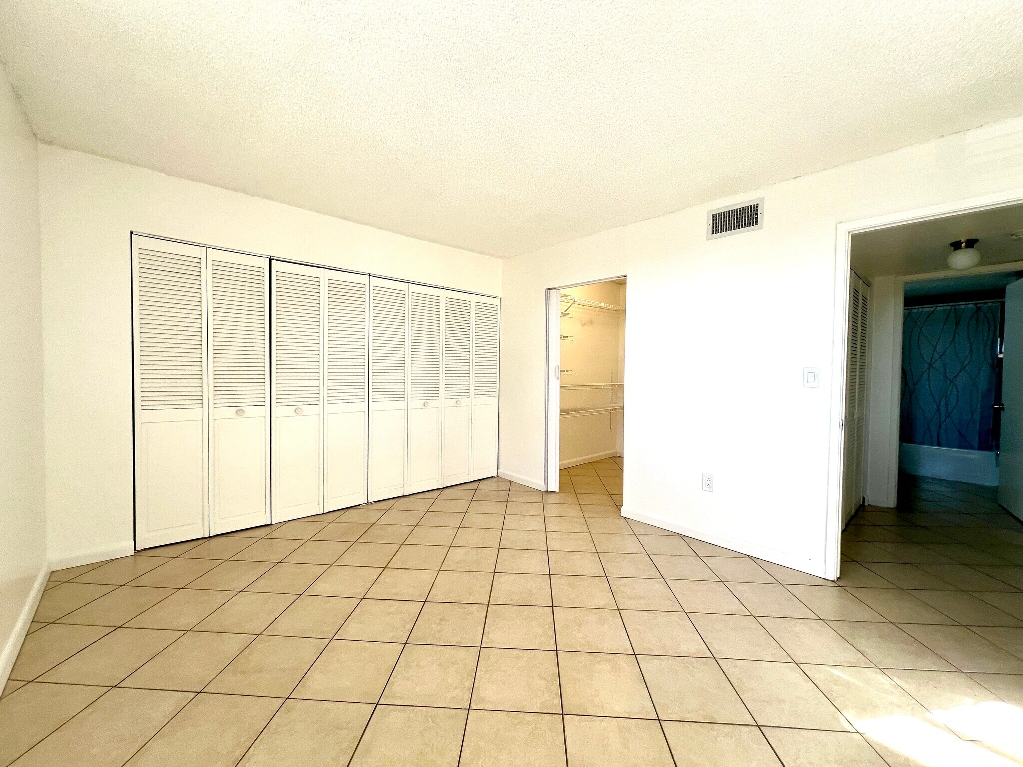 Building Photo - 10315 NW 9th Street Cir