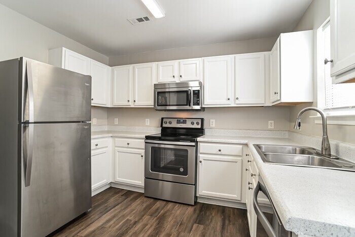 Building Photo - 5021 Magnasco Ln