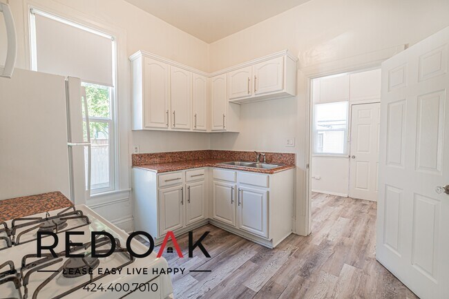 Building Photo - 470 Cypress Ave