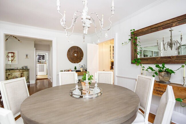 Building Photo - 135 Meeting House Ln